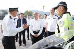 <strong>林武正在济南调研节日保供平安不变等工</strong>